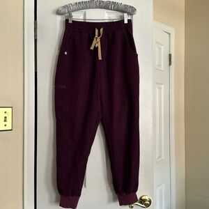 Figs Zamora joggers in limited Deep Purple